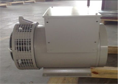40kw 50kva 1800rpm の自己は発電機セットのための三相 AC 発電機を刺激しました
